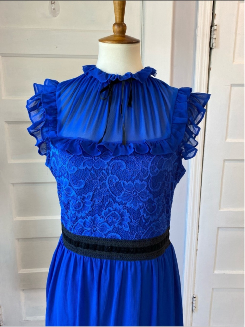Disney Princess Snow White Royal Blue Lace Dress, Size XL - Picture 4 of 14